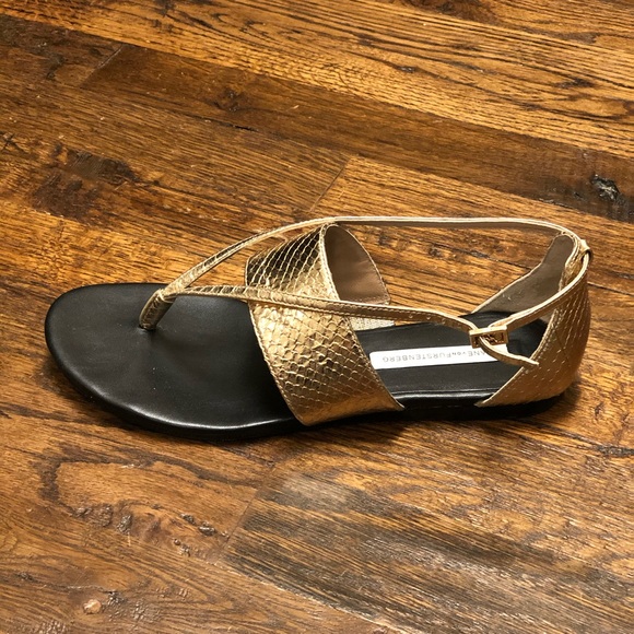 DVF Gold and Black ‘Penelope’ sandal - Picture 3 of 9